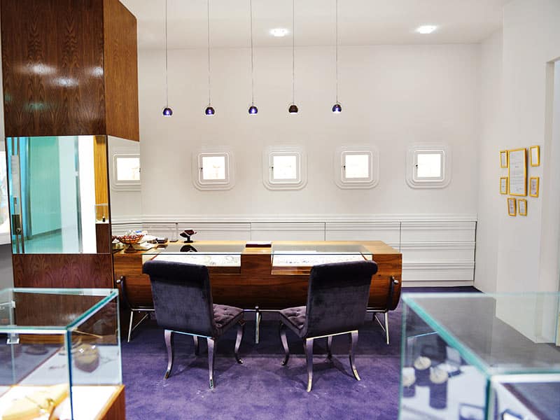 Vetri-e-vetrine-teche-espositori-boiserie